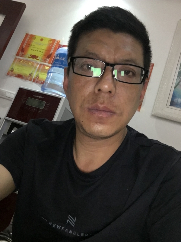 牵手的第三张照片--乌鲁木齐相亲服务中心