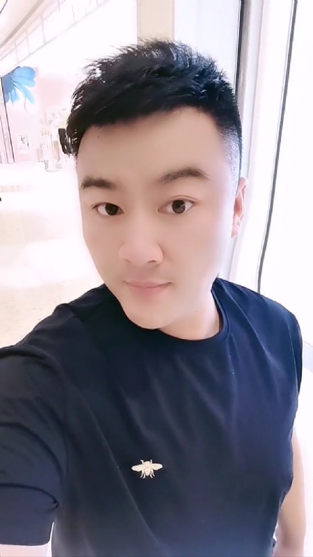 微风徐徐的第一张照片--乌鲁木齐相亲服务中心