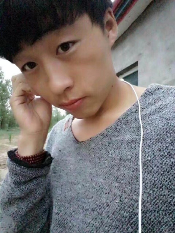 小胡的第一张照片--乌鲁木齐相亲服务中心