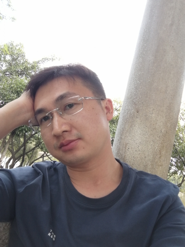 不如随风的第一张照片--乌鲁木齐相亲服务中心