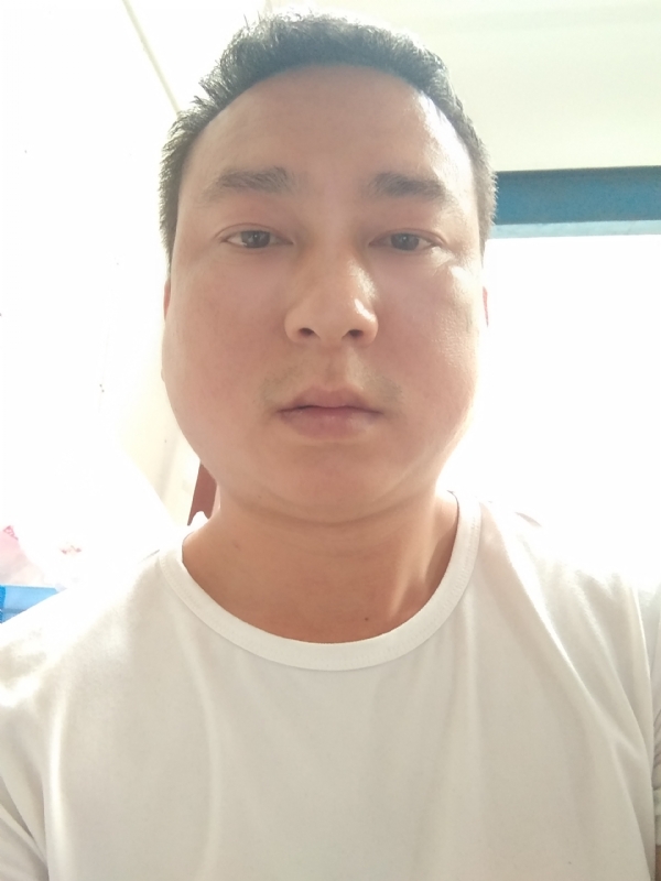 大叔的第一张照片--乌鲁木齐相亲服务中心
