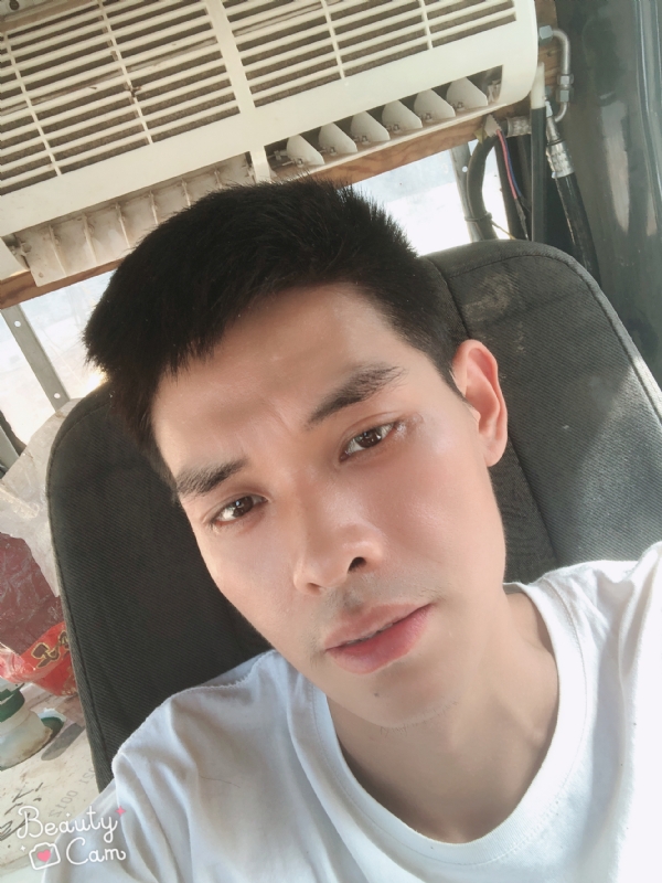 小董的第一张照片--乌鲁木齐相亲服务中心