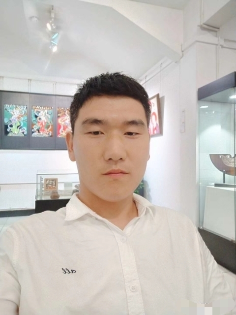 自律人生的第一张照片--乌鲁木齐相亲服务中心
