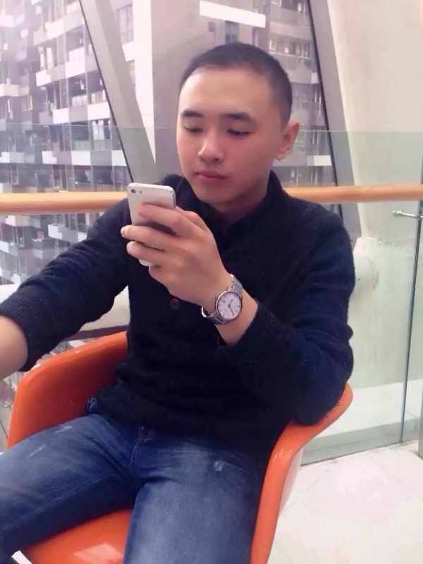 一个人的第一张照片--乌鲁木齐相亲服务中心