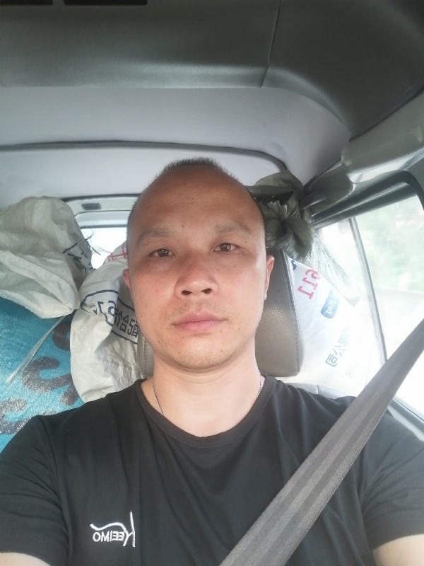 新旺丁的第二张照片--乌鲁木齐相亲服务中心