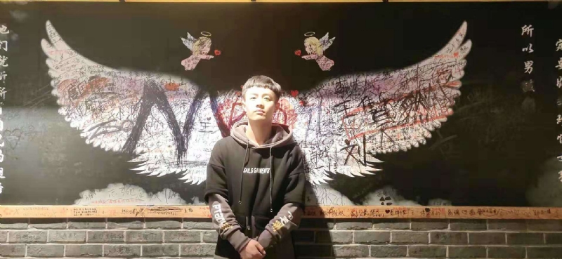水彩画师的第一张照片--乌鲁木齐相亲服务中心