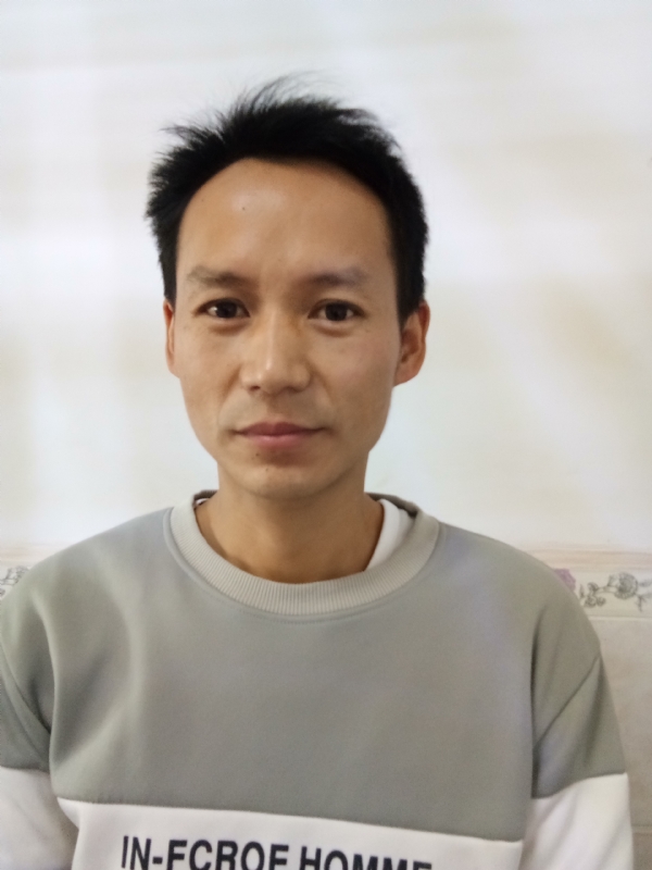 单亲爸爸的第一张照片--乌鲁木齐相亲服务中心