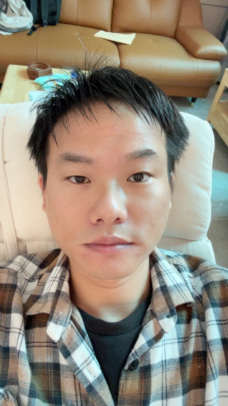 向日葵的第一张照片--乌鲁木齐相亲服务中心