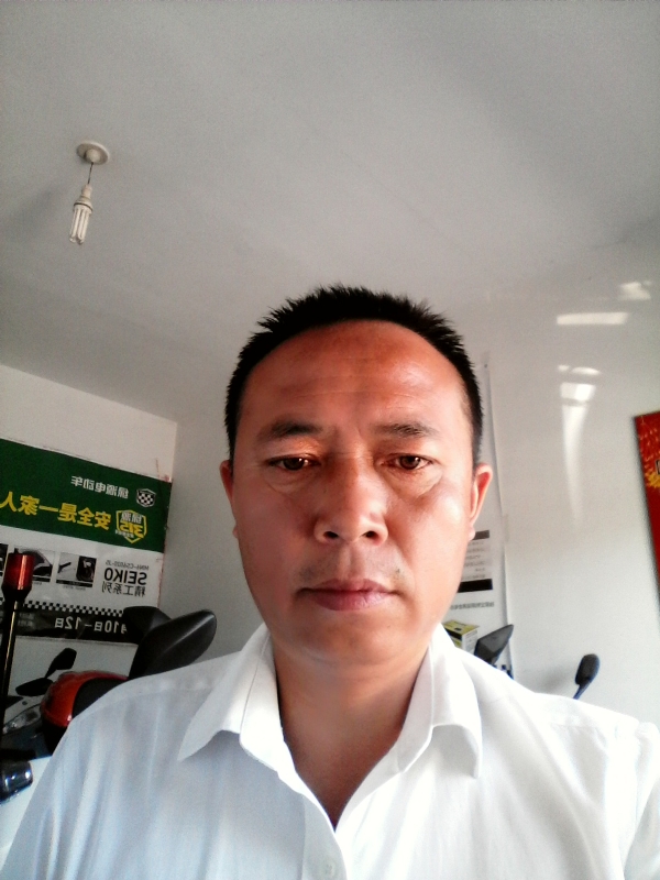 左手的第一张照片--乌鲁木齐相亲服务中心