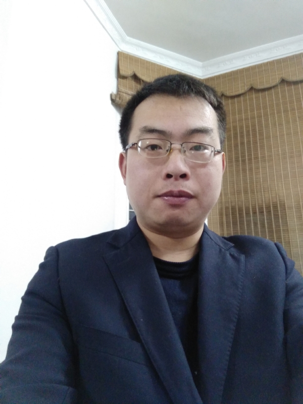 简单爱的第一张照片--乌鲁木齐相亲服务中心