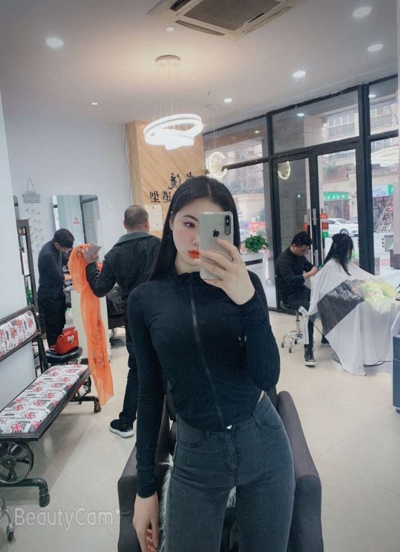 婷婷的第四张照片--乌鲁木齐相亲服务中心