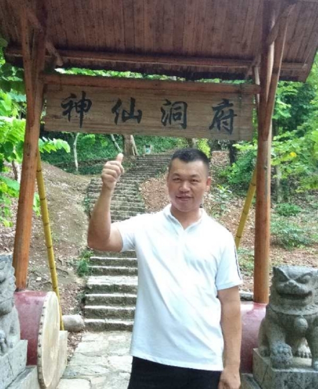 强仔的第一张照片--乌鲁木齐相亲服务中心
