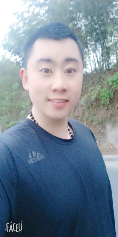 帅小伙的第一张照片--乌鲁木齐相亲服务中心