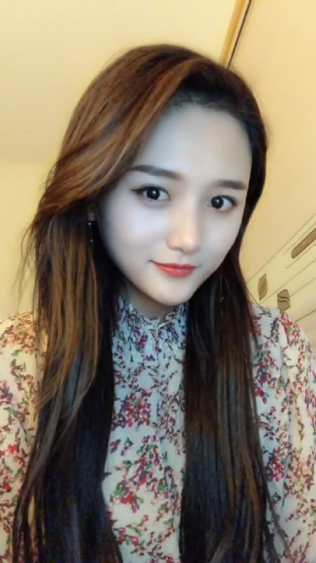 淡然一笑的第一张照片--乌鲁木齐相亲服务中心