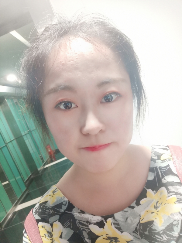 小花伞的第一张照片--乌鲁木齐相亲服务中心