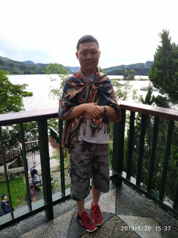 爱情里的俩个人的第一张照片--乌鲁木齐相亲服务中心