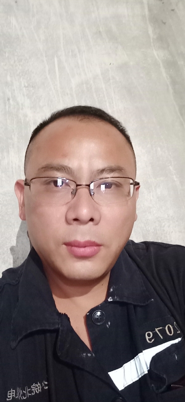 知足常乐的第一张照片--乌鲁木齐相亲服务中心