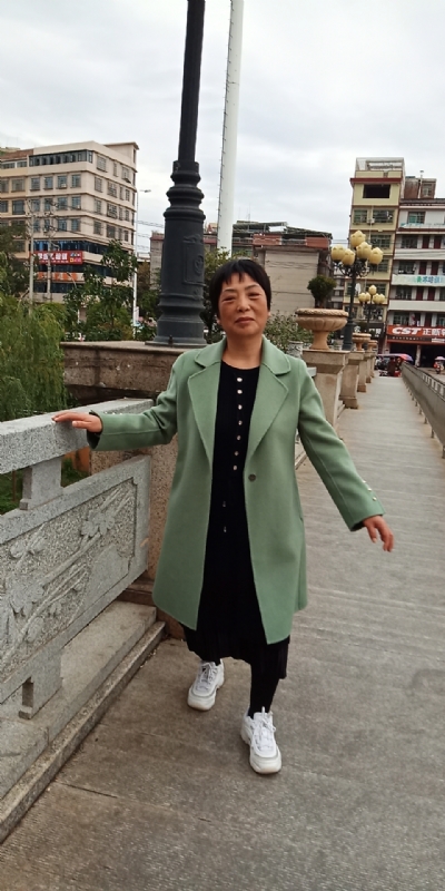 小玲的第一张照片--乌鲁木齐相亲服务中心