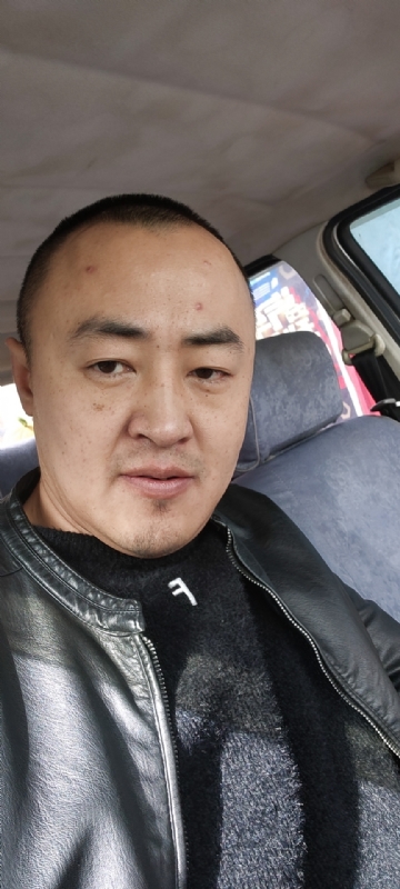精神九哥的第一张照片--乌鲁木齐相亲服务中心