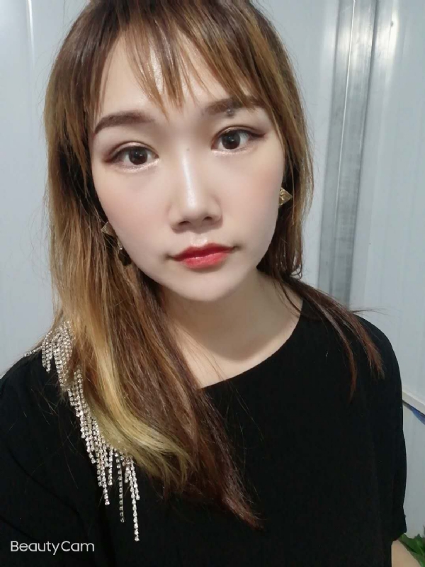 艾薇的第四张照片--乌鲁木齐相亲服务中心