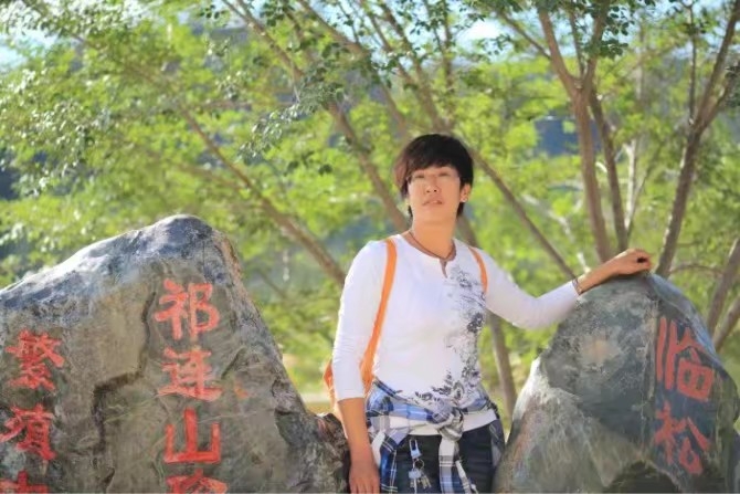 弱水河边青春草的第一张照片--乌鲁木齐相亲服务中心