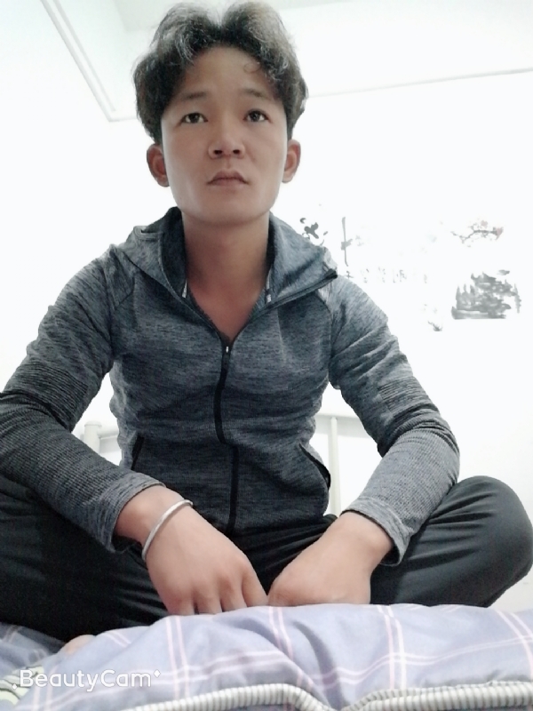 东浩学长的第一张照片--乌鲁木齐相亲服务中心