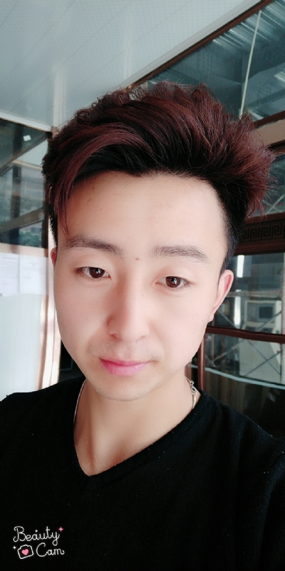 拼命微笑的第三张照片--乌鲁木齐相亲服务中心