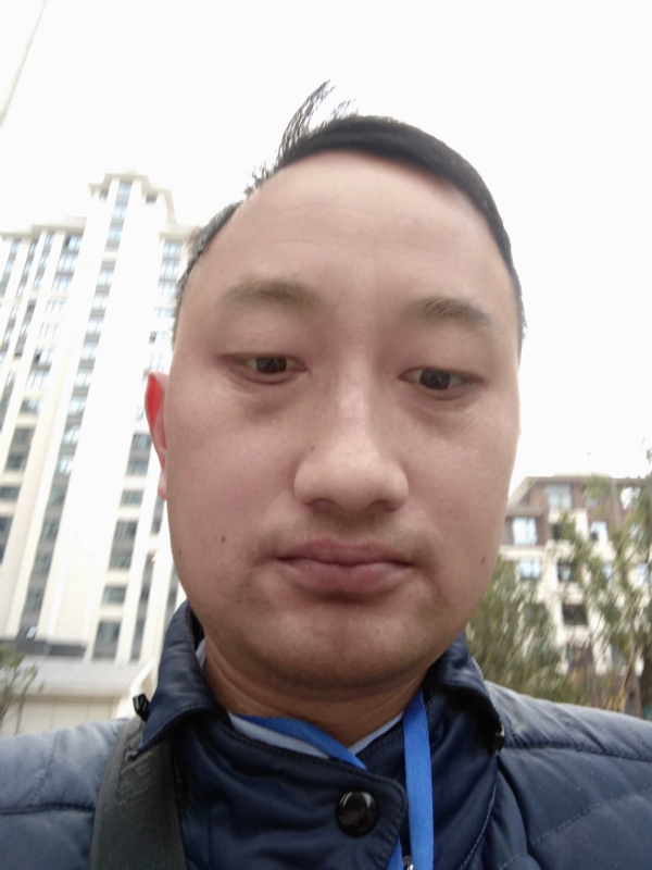 老男人的第一张照片--乌鲁木齐相亲服务中心