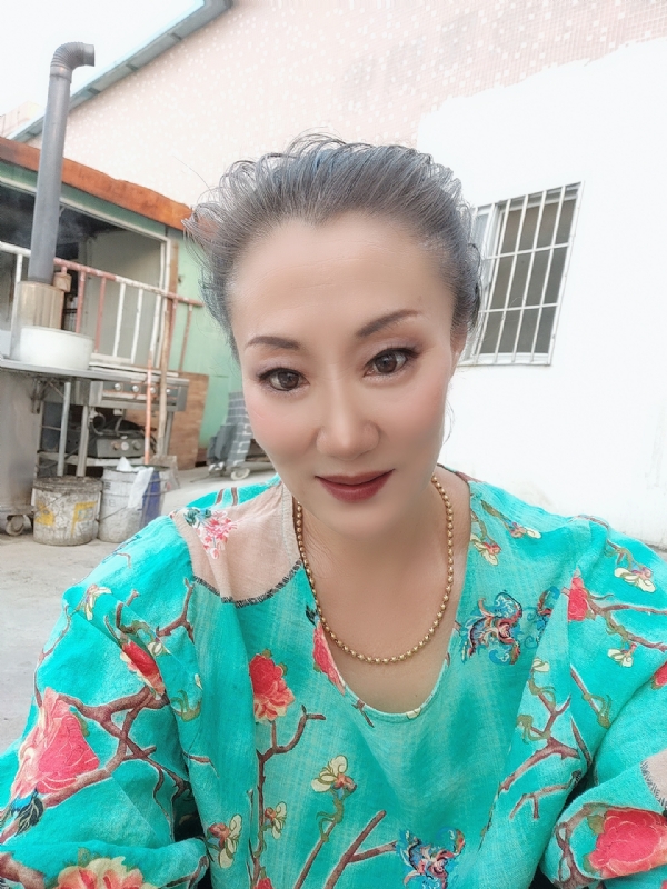 燕子的第三张照片--乌鲁木齐相亲服务中心