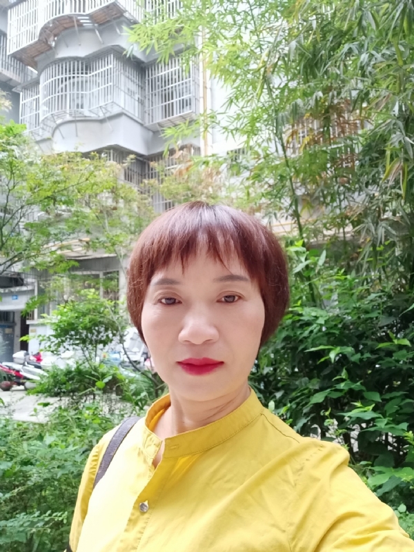 小瓶子的第二张照片--乌鲁木齐相亲服务中心
