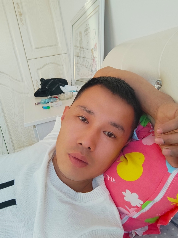 一个人的第一张照片--乌鲁木齐相亲服务中心