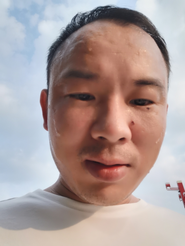 唐老鸭的第一张照片--乌鲁木齐相亲服务中心