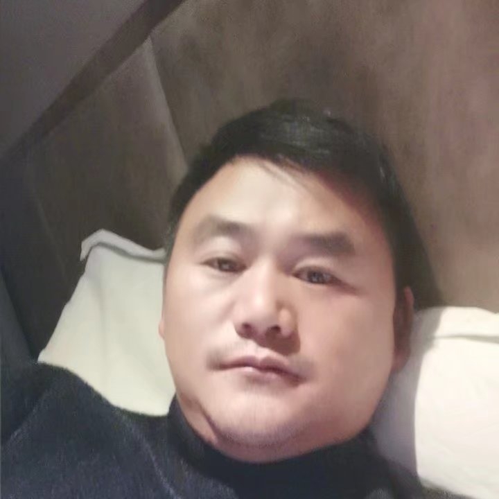 奔跑的第四张照片--乌鲁木齐相亲服务中心