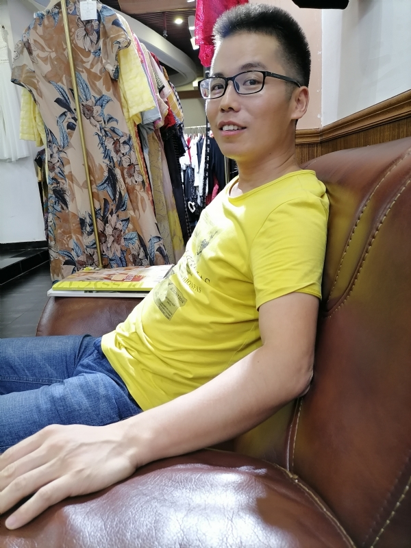 汪顺鹏的第一张照片--乌鲁木齐相亲服务中心