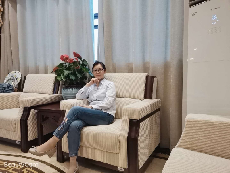 秋水伊人的第一张照片--乌鲁木齐相亲服务中心