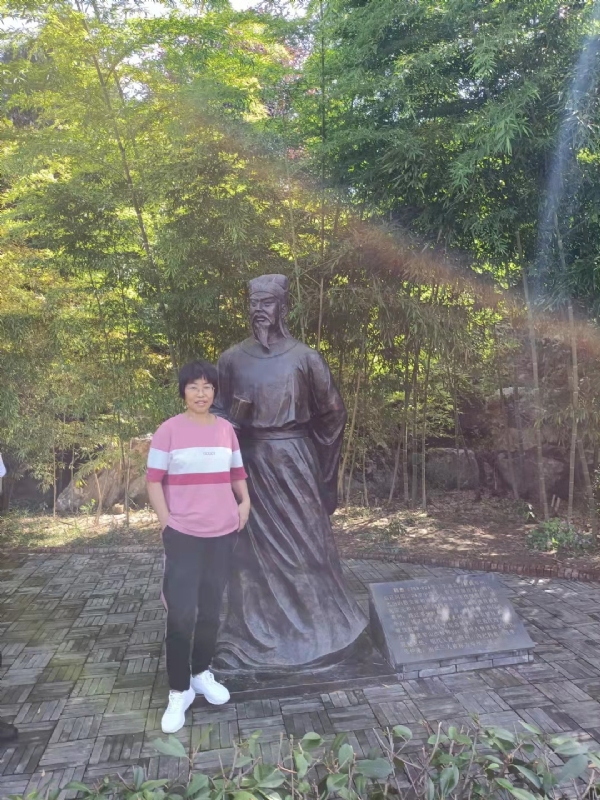 秋天的菊花的第一张照片--乌鲁木齐相亲服务中心