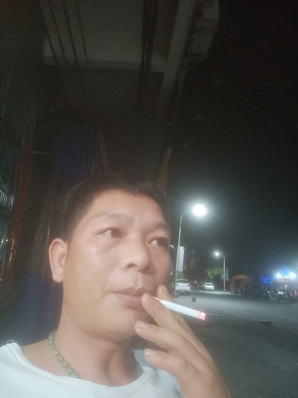 善解人意的第一张照片--乌鲁木齐相亲服务中心