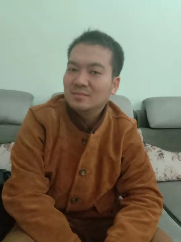 艺民的第一张照片--乌鲁木齐相亲服务中心