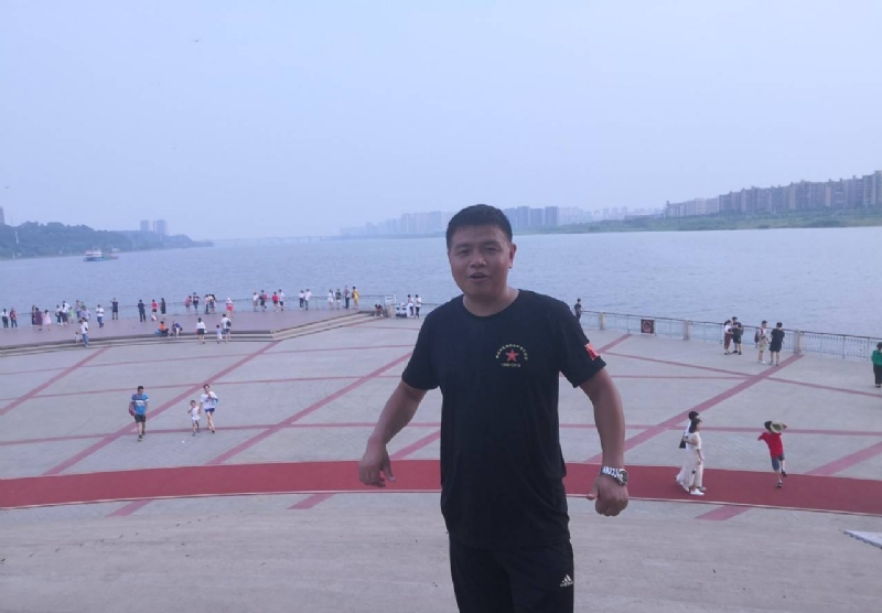 曾经心疼的我的第一张照片--乌鲁木齐相亲服务中心