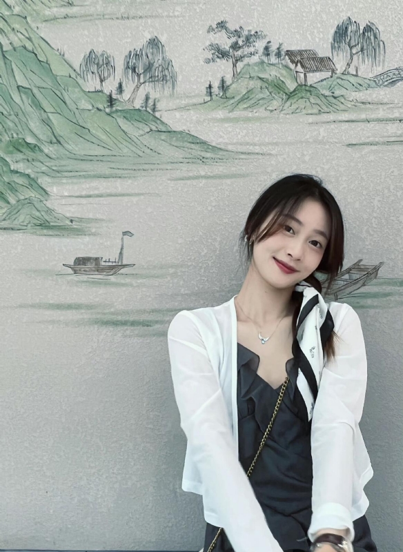 小趴菜的第一张照片--乌鲁木齐相亲服务中心