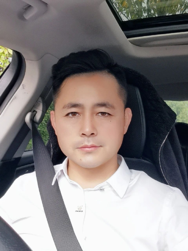 阿华大人的第一张照片--乌鲁木齐相亲服务中心