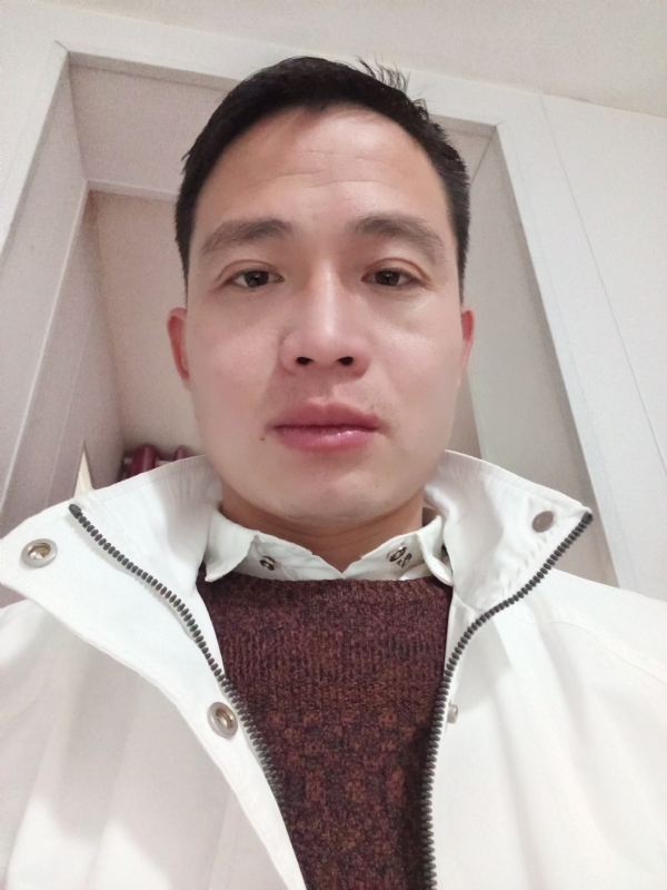 忧伤还是快乐的第一张照片--乌鲁木齐相亲服务中心
