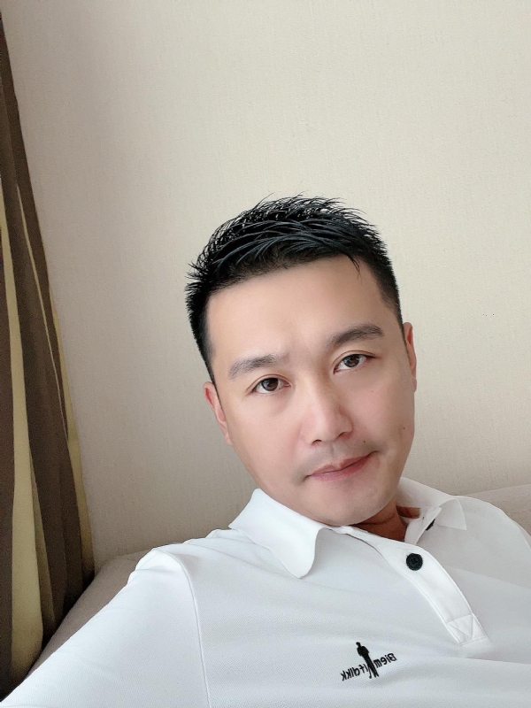 笑望人非的第一张照片--乌鲁木齐相亲服务中心