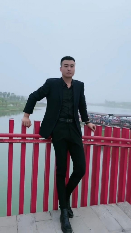 Albert的第一张照片--乌鲁木齐相亲服务中心