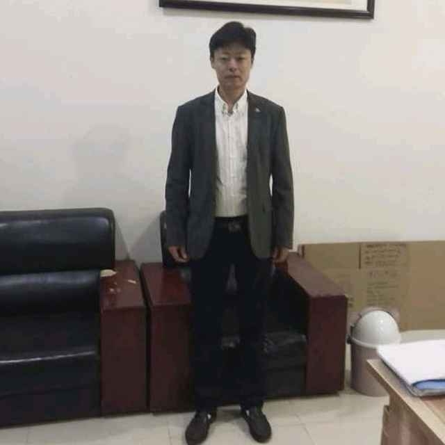 蓝天白云的第一张照片--乌鲁木齐相亲服务中心