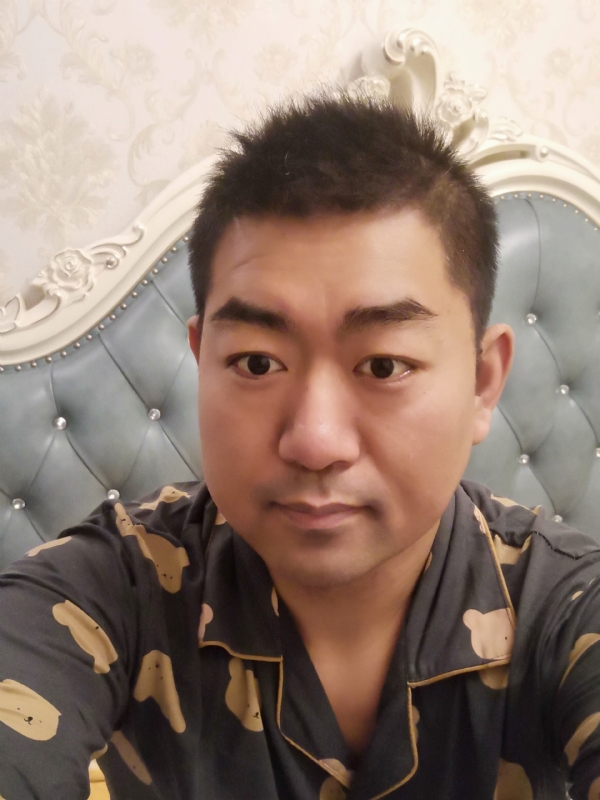曾经的第一张照片--乌鲁木齐相亲服务中心