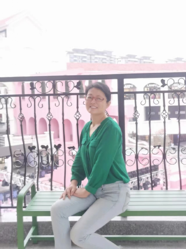 丽华的第三张照片--乌鲁木齐相亲服务中心
