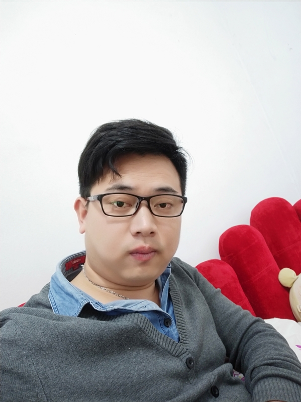 何必在亿的第一张照片--乌鲁木齐相亲服务中心