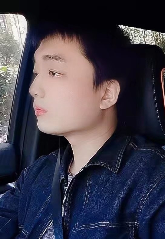 凉锦年的第一张照片--乌鲁木齐相亲服务中心