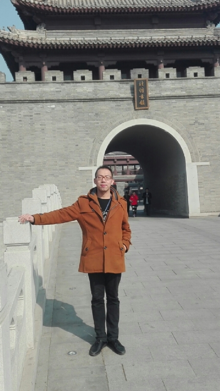 伟岸如山的第一张照片--乌鲁木齐相亲服务中心